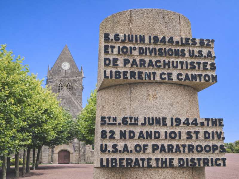 Ste Mere Eglise - Signal Monument